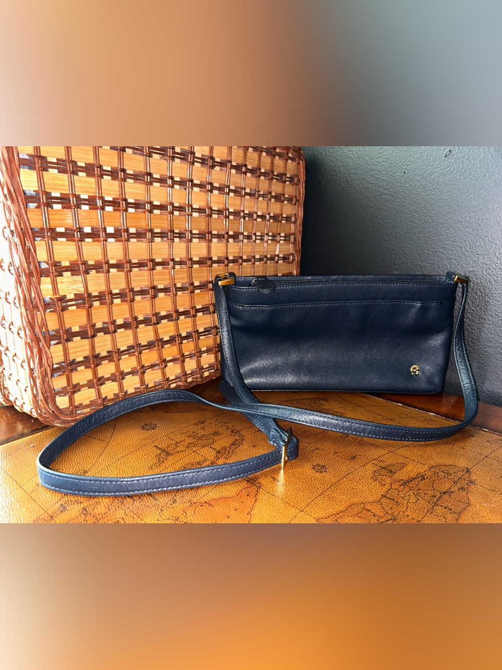 Navy Vintage Etienne Aigner Leather Shoulder Bag Classic Elegance -EUC-